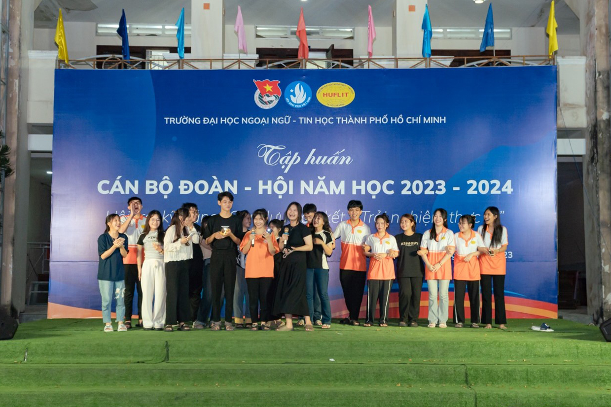 “Tập huấn cán bộ Đoàn - Hội” HUFLIT năm học 2023 - 2024